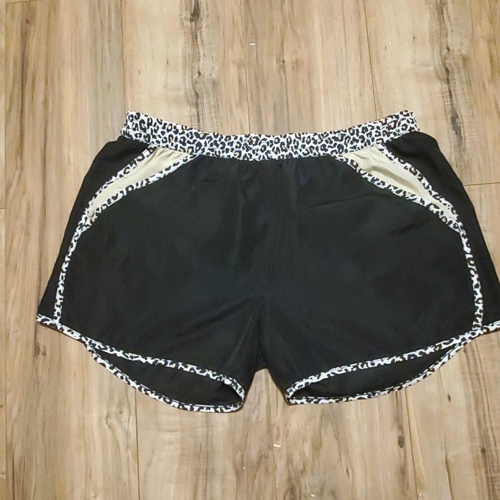 Jennifer Lauren plus 1x shorts